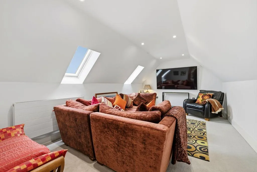 Beaumont Grove, Upper Killay, SA2, photo 37