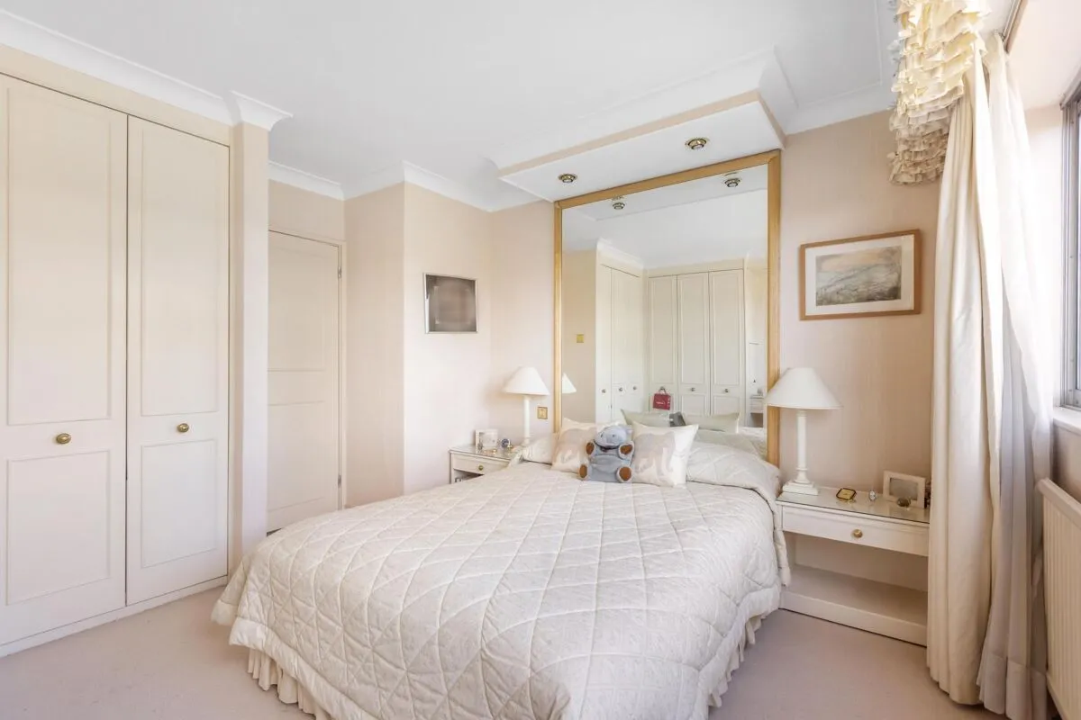 Campden Hill Road, London, W8, photo 2