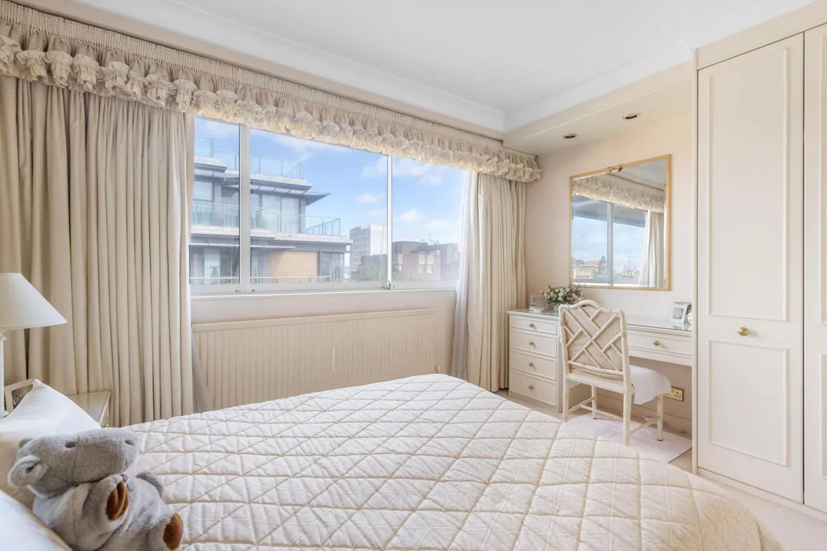 Campden Hill Road, London, W8, photo 10