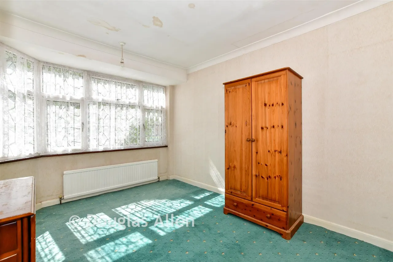 Upminster Road South, Rainham, RM13, photo 7