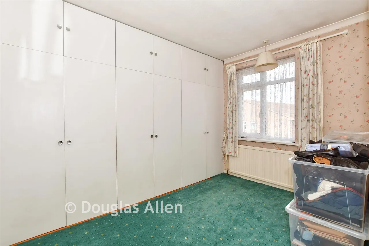 Upminster Road South, Rainham, RM13, photo 8