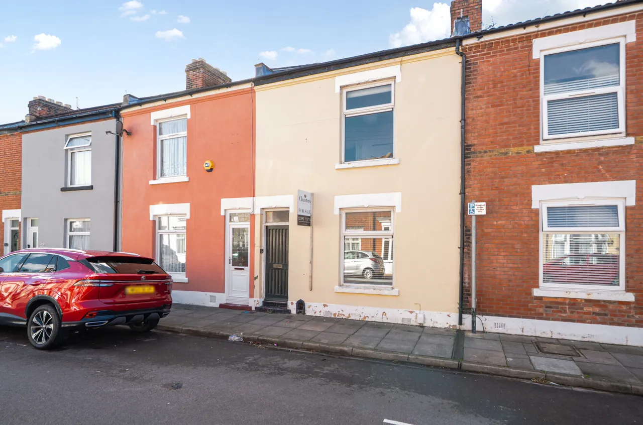 3 bed house to rent, Harold Road, Southsea, PO4