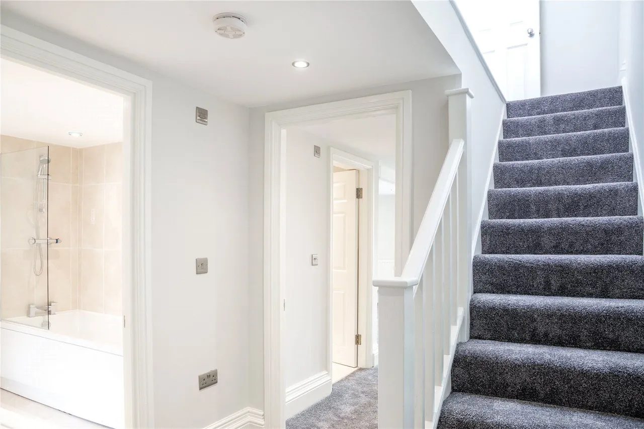 Sugar Lane, Dobcross, OL3, photo 19