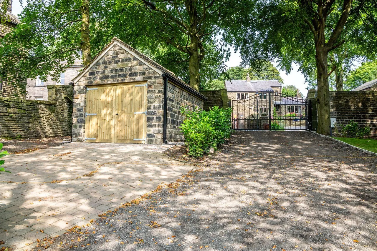 Sugar Lane, Dobcross, OL3, photo 22
