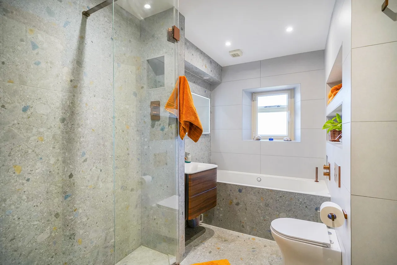 Summerley Lower Road, S18, photo 23