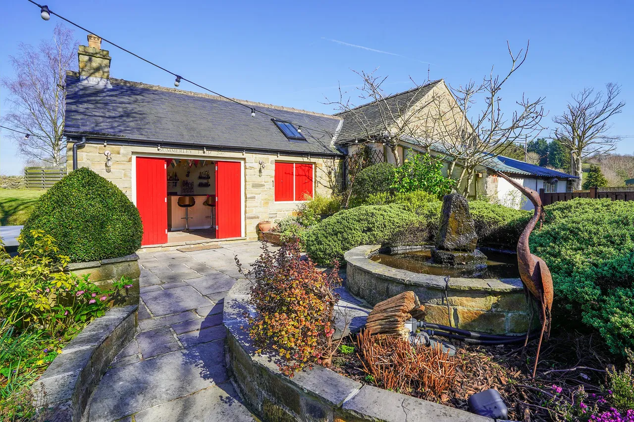 Summerley Lower Road, S18, photo 29