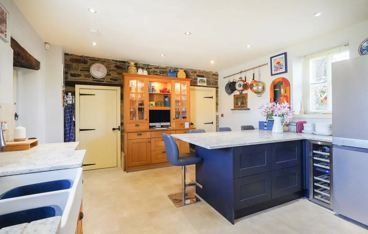 Summerley Lower Road, S18, photo 8
