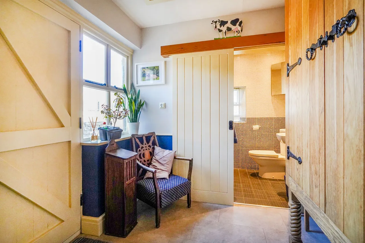 Summerley Lower Road, S18, photo 16