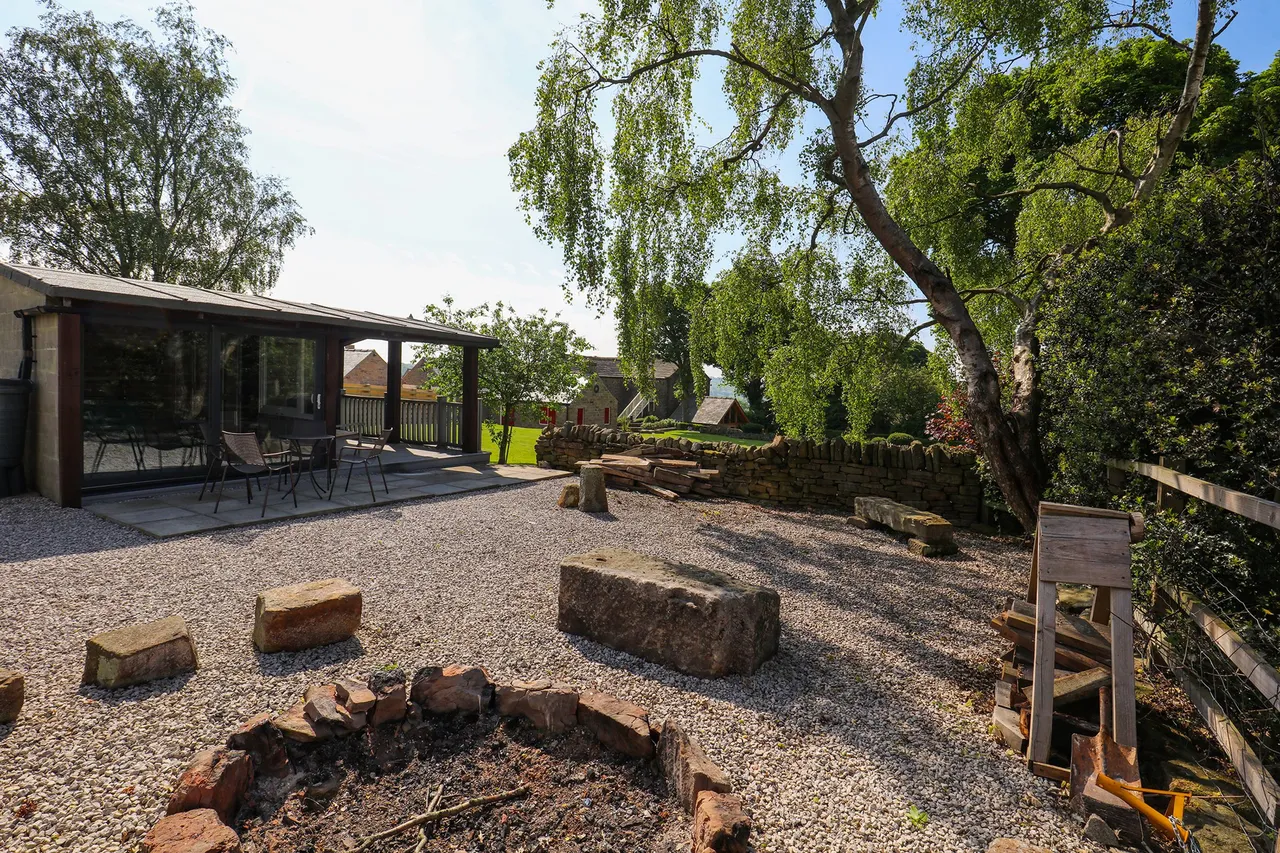 Summerley Lower Road, S18, photo 39