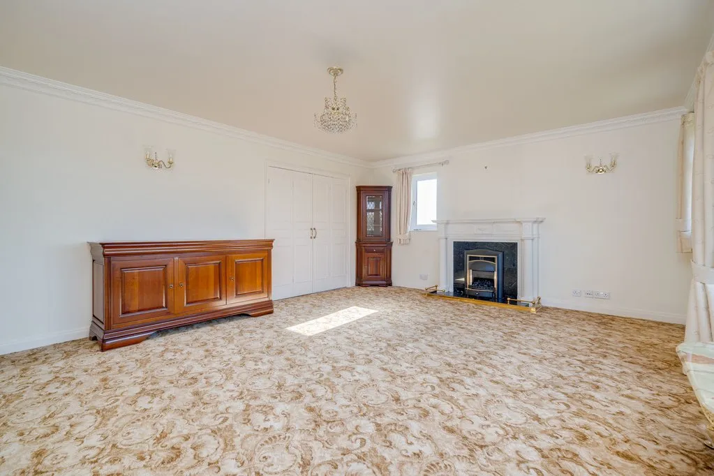 Hunsworth Lane, East Bierley BD4 6RL, photo 22