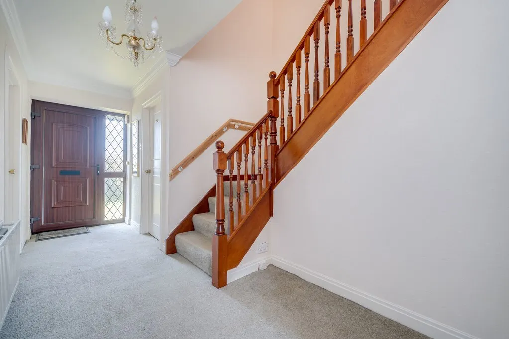 Hunsworth Lane, East Bierley BD4 6RL, photo 17