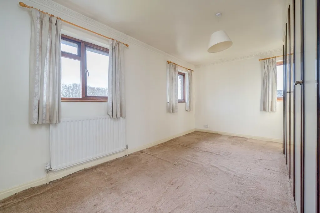 Hunsworth Lane, East Bierley BD4 6RL, photo 10