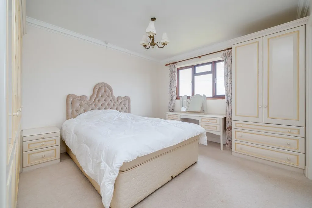 Hunsworth Lane, East Bierley BD4 6RL, photo 7