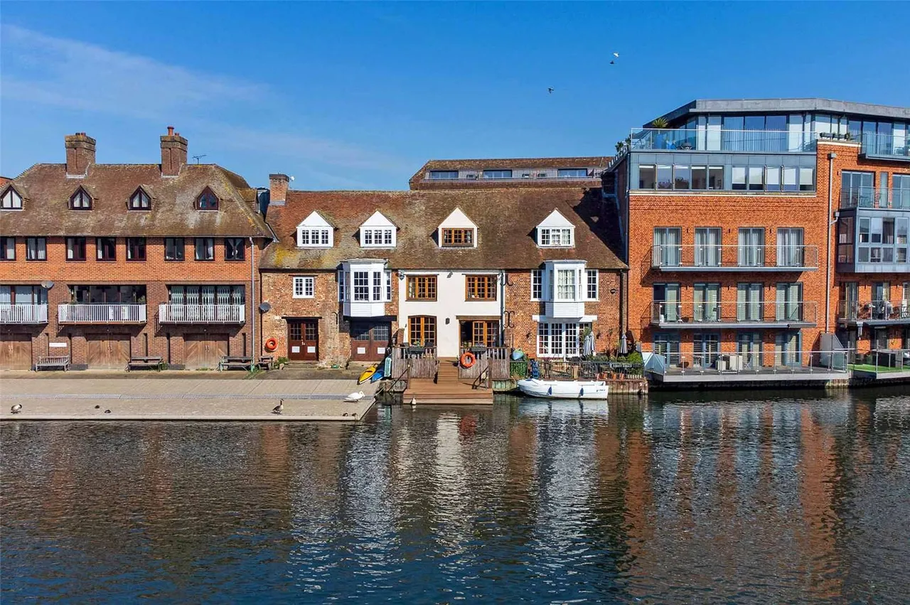 4 bed house for sale — Brocas Street, Eton, Windsor, Berkshire, SL4 6BW