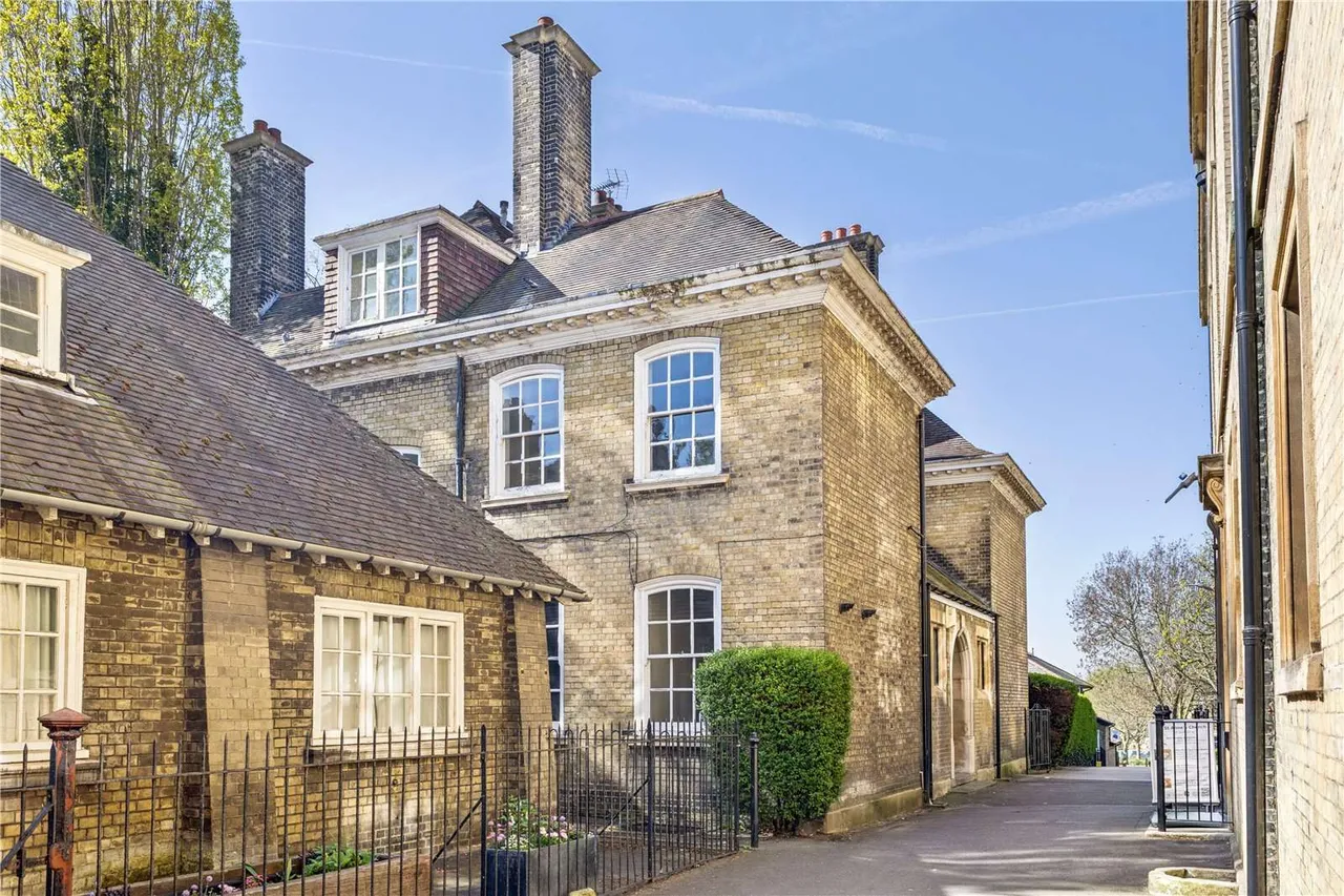 St. Ann's Crescent, London, SW18 2LR, photo 10