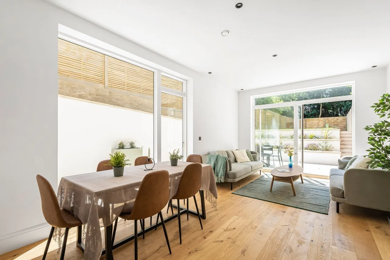Rosemont Road, London, W3, photo 6