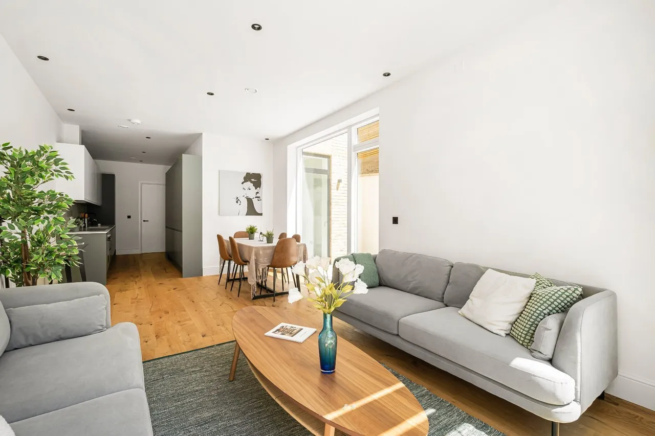 3 bed house for sale, Rosemont Road, London, W3