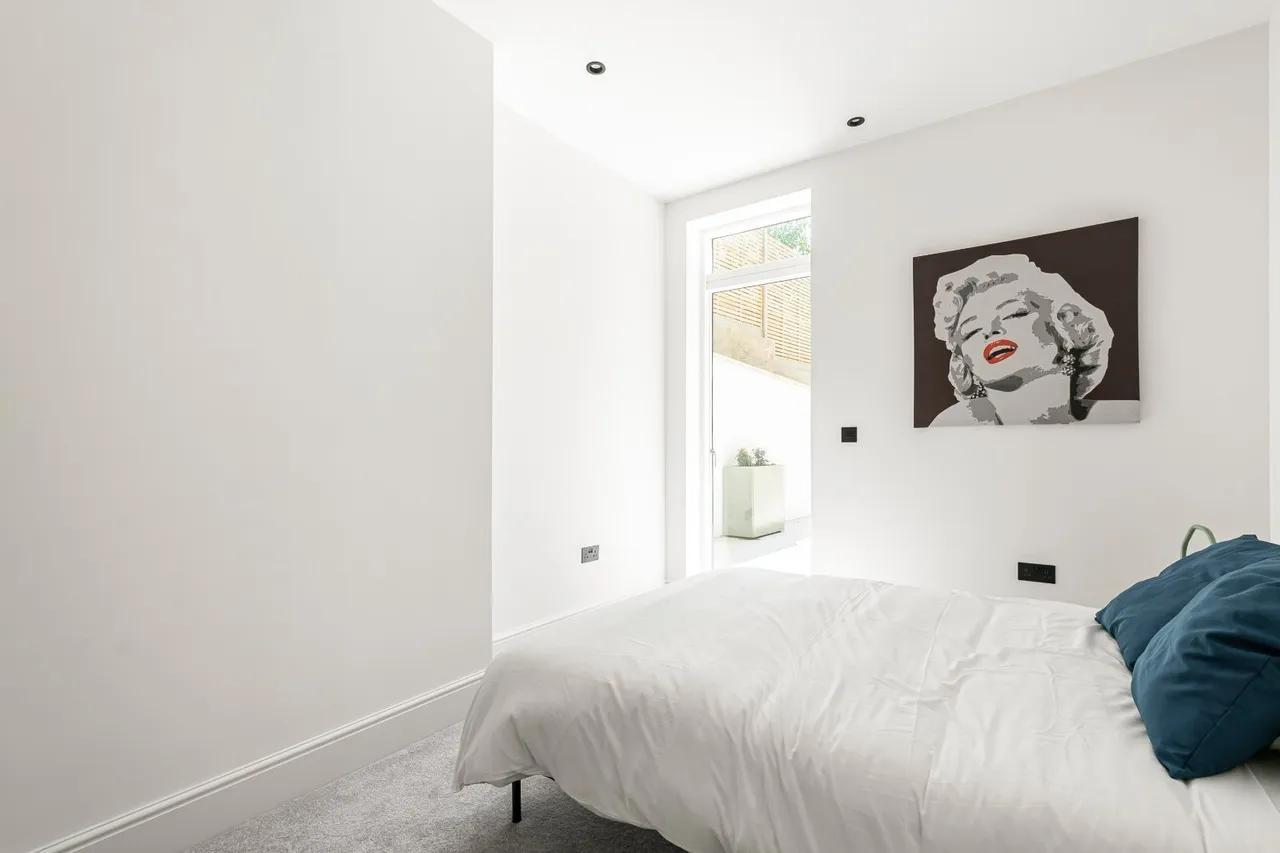 Rosemont Road, London, W3, photo 14