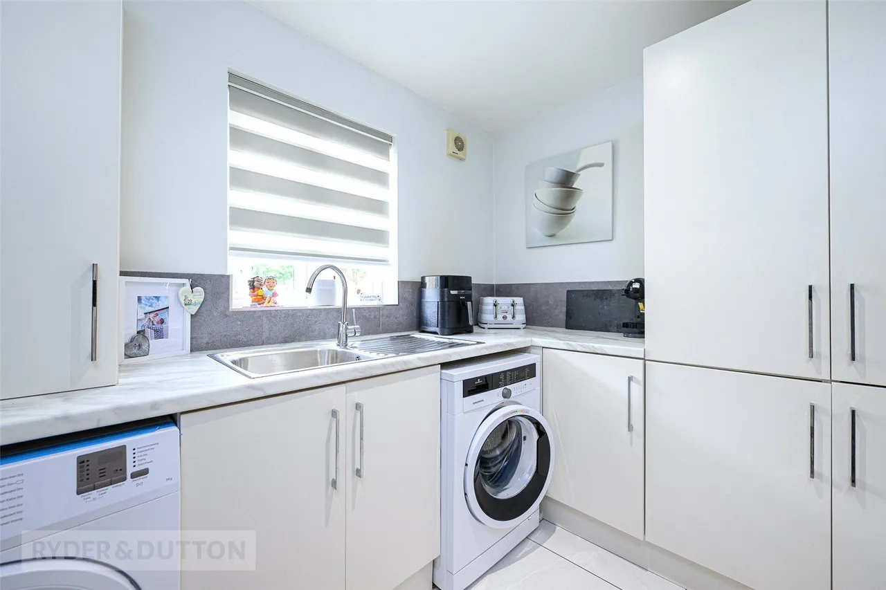 Green View Chase, Grotton, OL4, photo 14