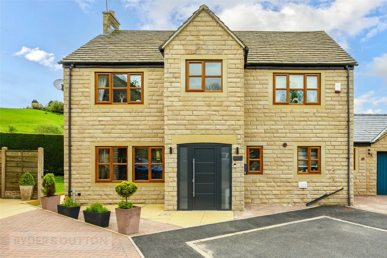 4 bed house for sale, Green View Chase, Grotton, OL4