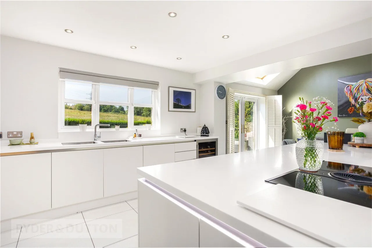 Green View Chase, Grotton, OL4, photo 8