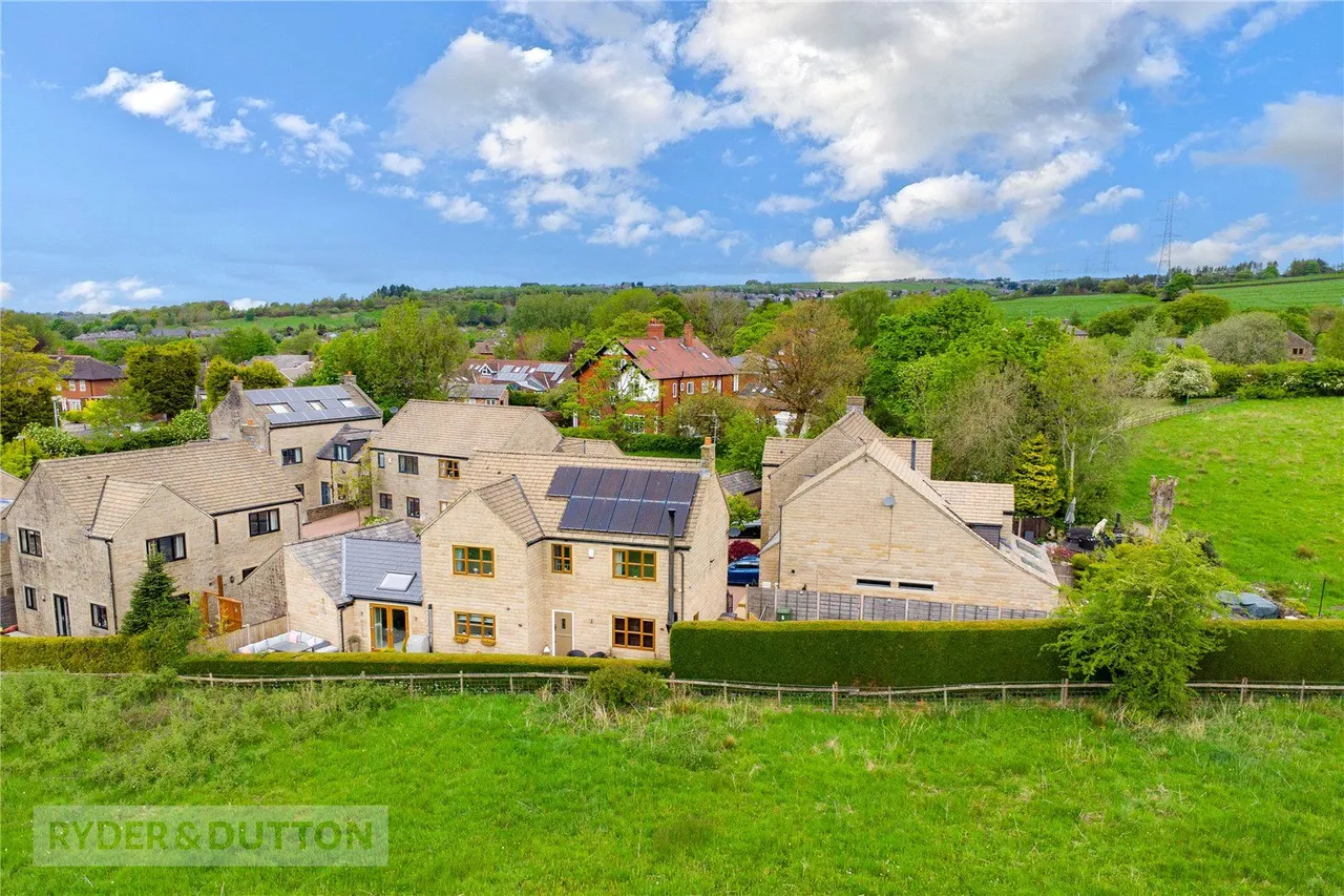 Green View Chase, Grotton, OL4, photo 25