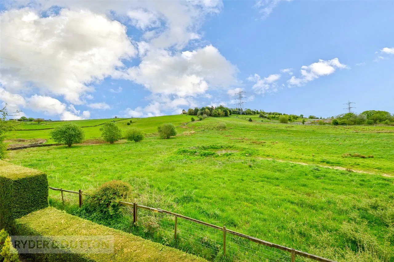 Green View Chase, Grotton, OL4, photo 26