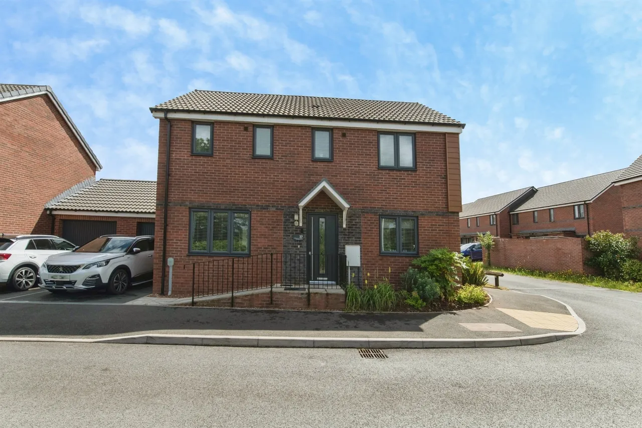 3 bed house for sale — Aldridge Place, Tithebarn, Exeter