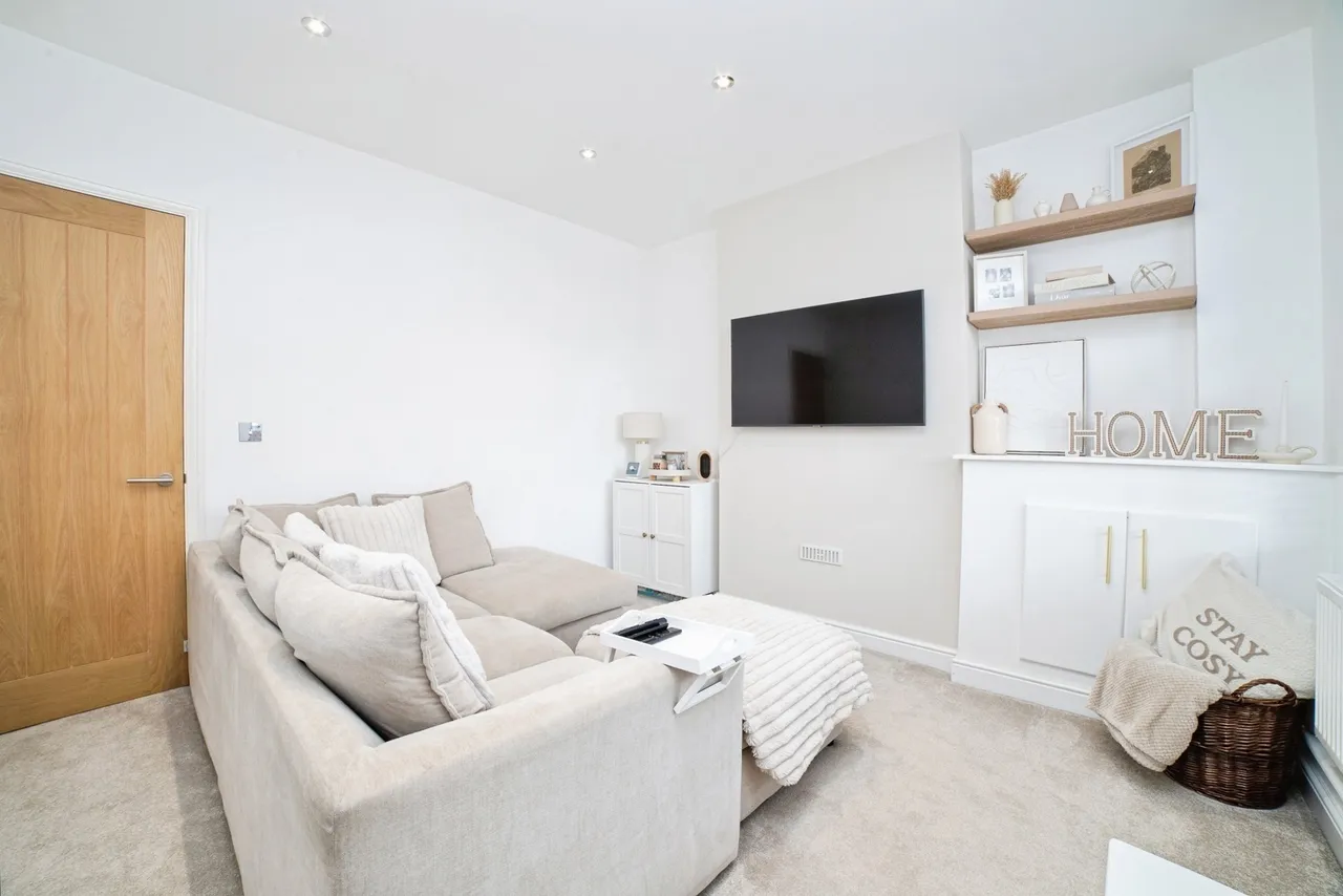 Huthwaite Road, Sutton-in-Ashfield, Nottinghamshire, NG17, photo 4