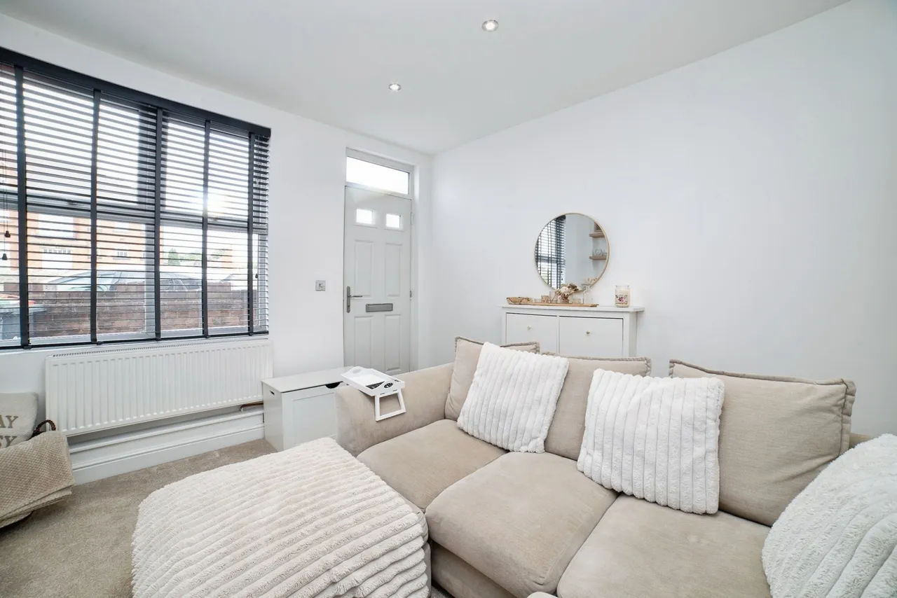 Huthwaite Road, Sutton-in-Ashfield, Nottinghamshire, NG17, photo 3