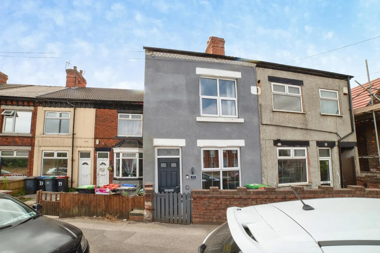 2 bed house for sale — Huthwaite Road, Sutton-in-Ashfield, Nottinghamshire, NG17