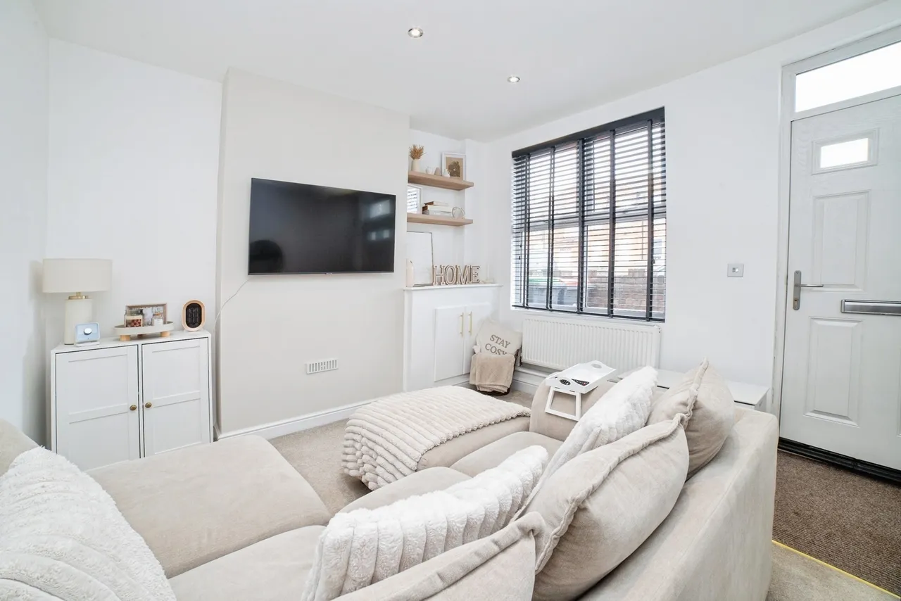 Huthwaite Road, Sutton-in-Ashfield, Nottinghamshire, NG17, photo 2