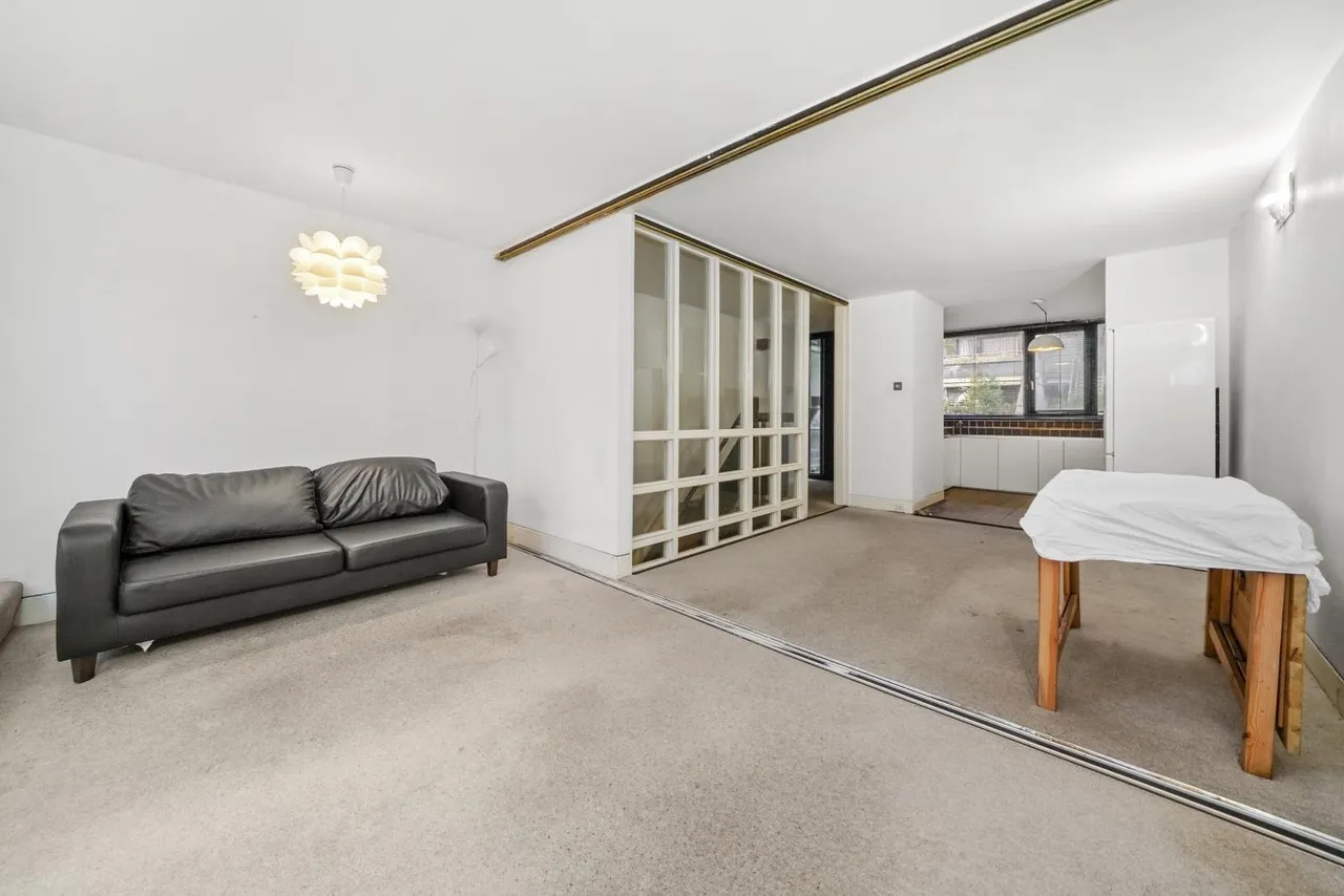 Rowley Way, London, photo 2