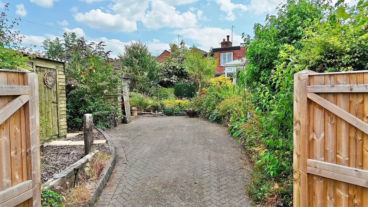 Sarver Lane, Dilhorne, ST10, photo 25