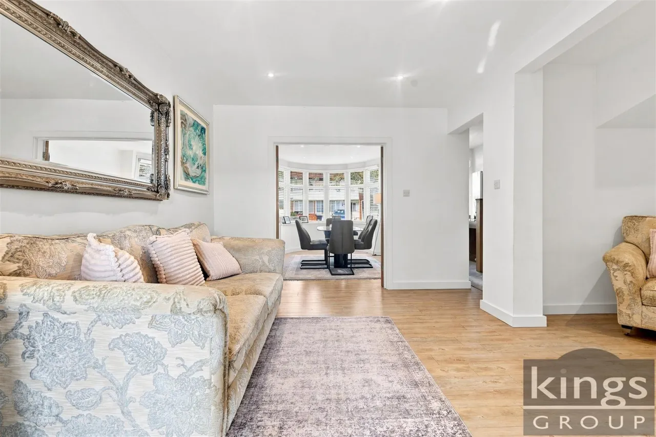 Tynemouth Drive, Enfield, photo 8