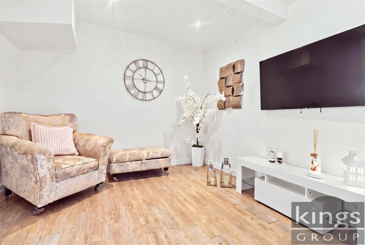 Tynemouth Drive, Enfield, photo 6