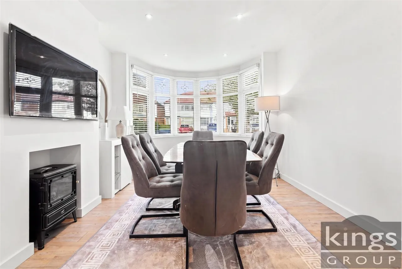 Tynemouth Drive, Enfield, photo 10