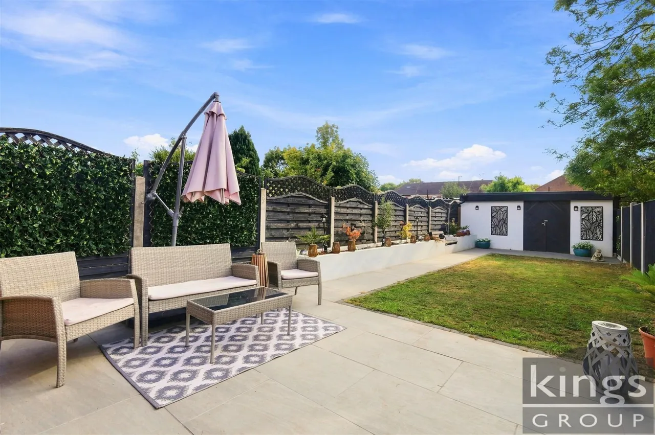 Tynemouth Drive, Enfield, photo 22