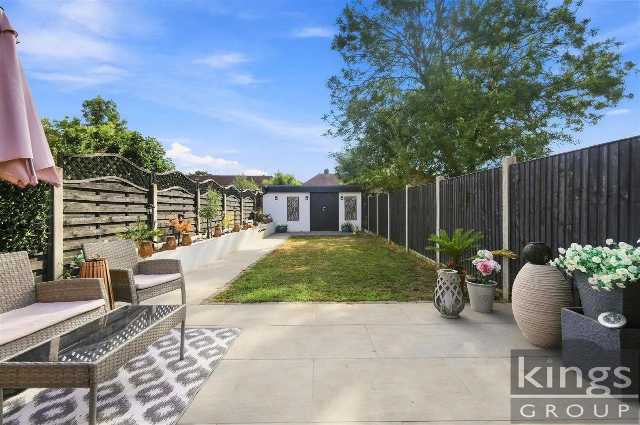 Tynemouth Drive, Enfield, photo 12