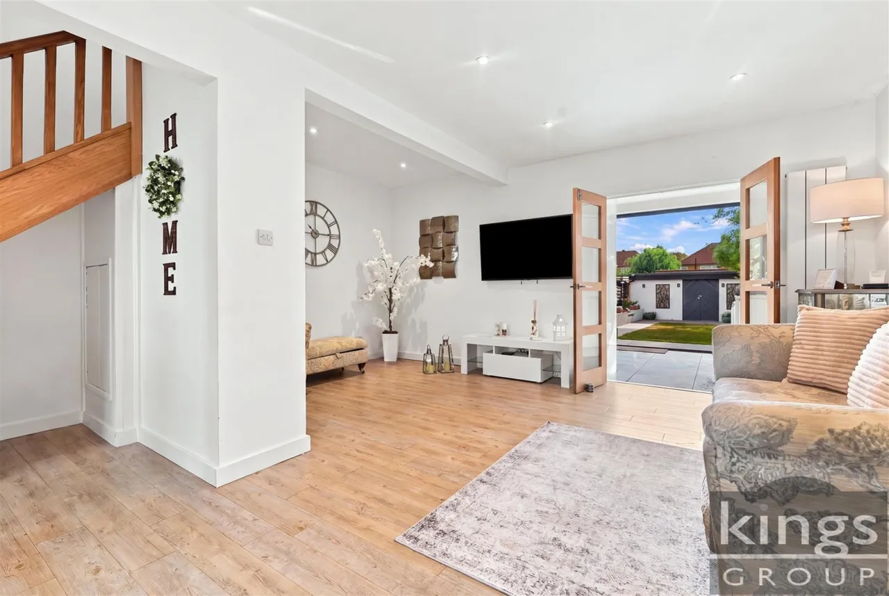 Tynemouth Drive, Enfield, photo 5