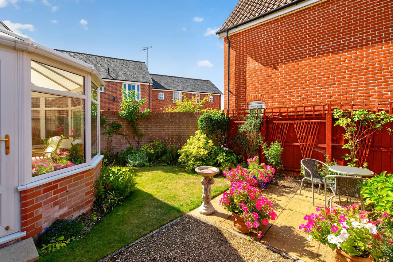 Robert Norgate Close, Horstead, Norwich, Norfolk, NR12, photo 6