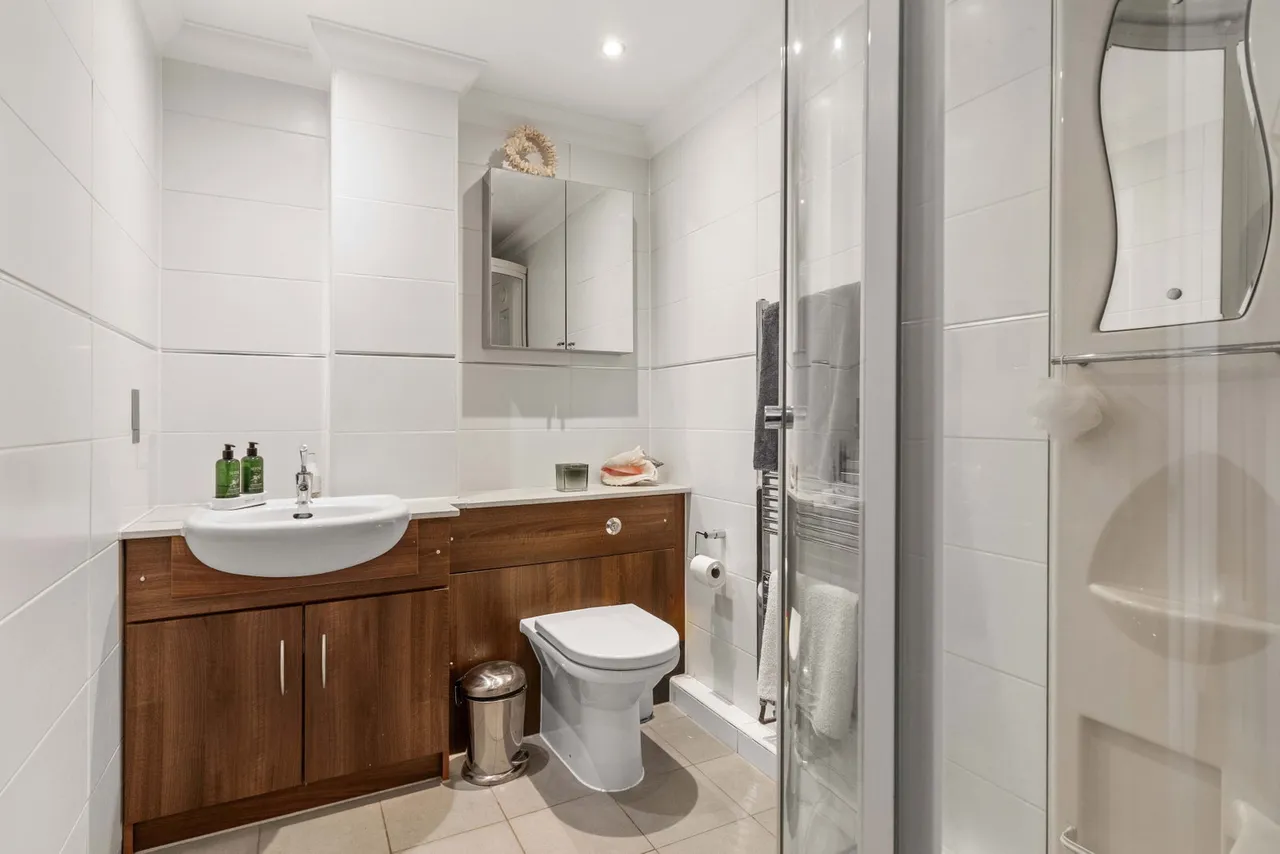 Sewardstone Road, Chingford, E4, photo 17