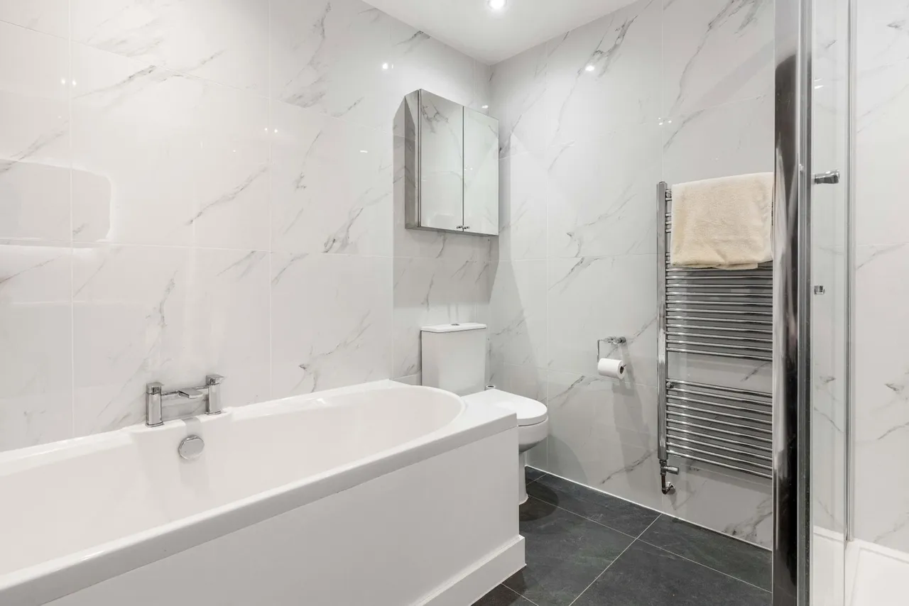 Sewardstone Road, Chingford, E4, photo 15