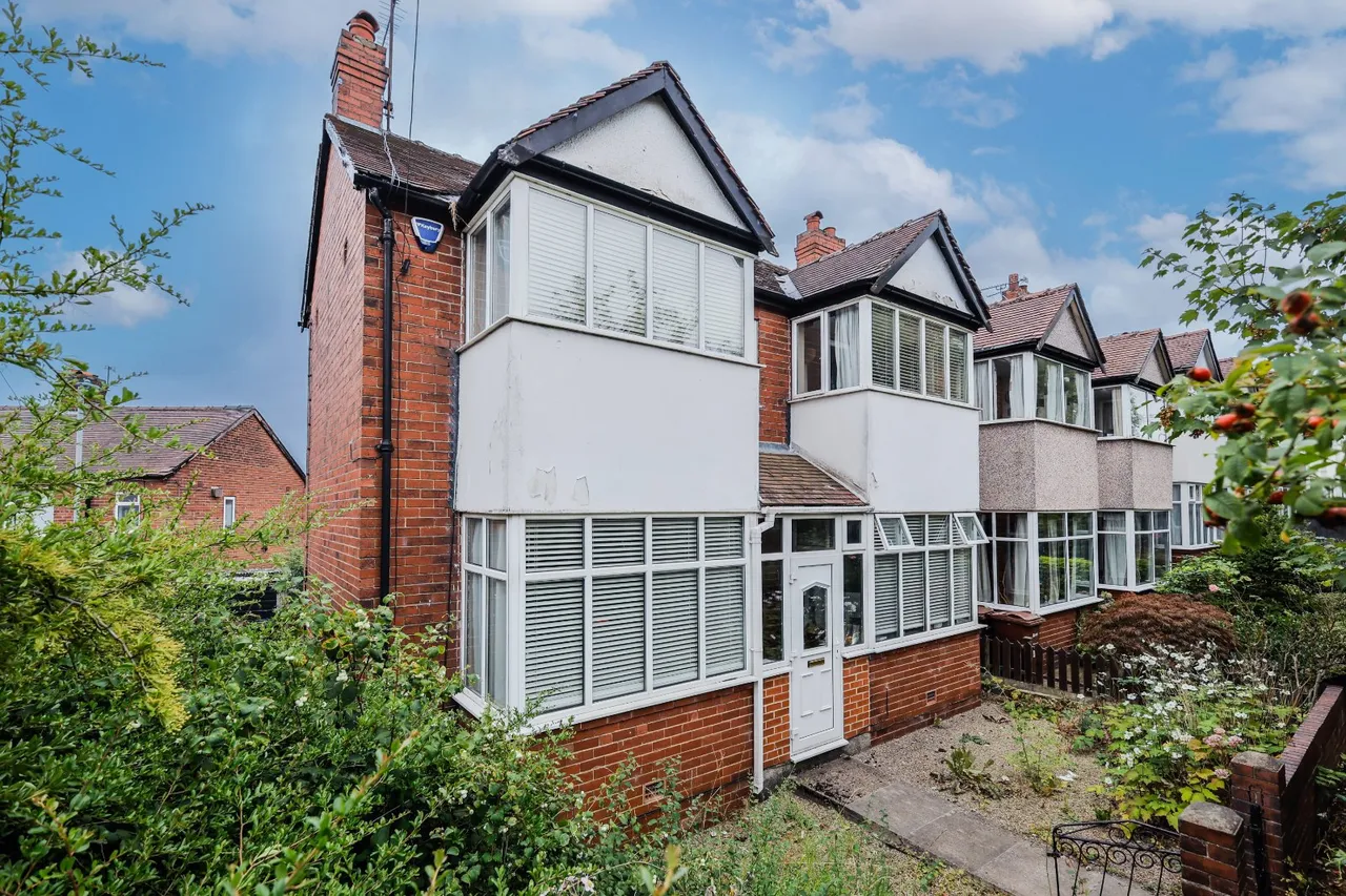 2 bed house for sale, Broadway, Horsforth, LS18