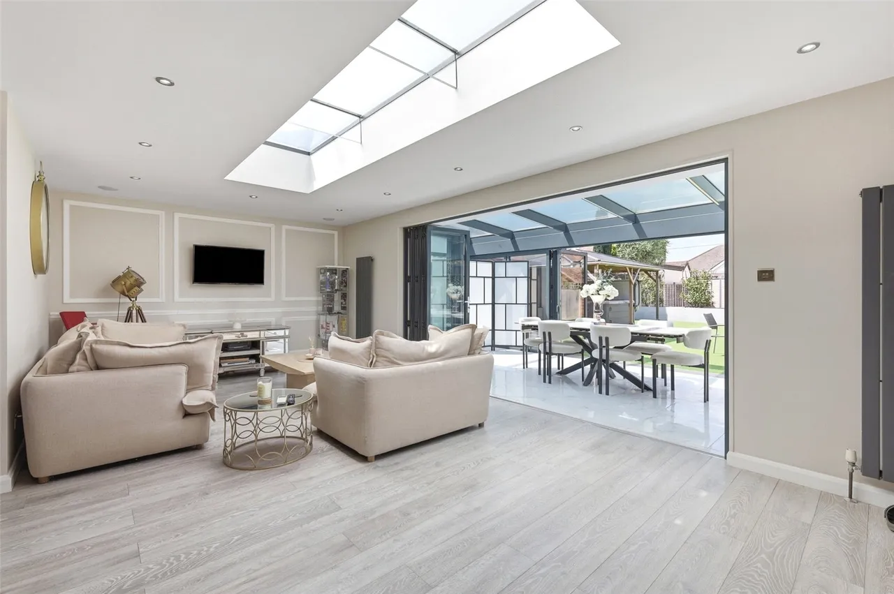 3 bed house for sale — Shirehall Road, Hawley, DA2