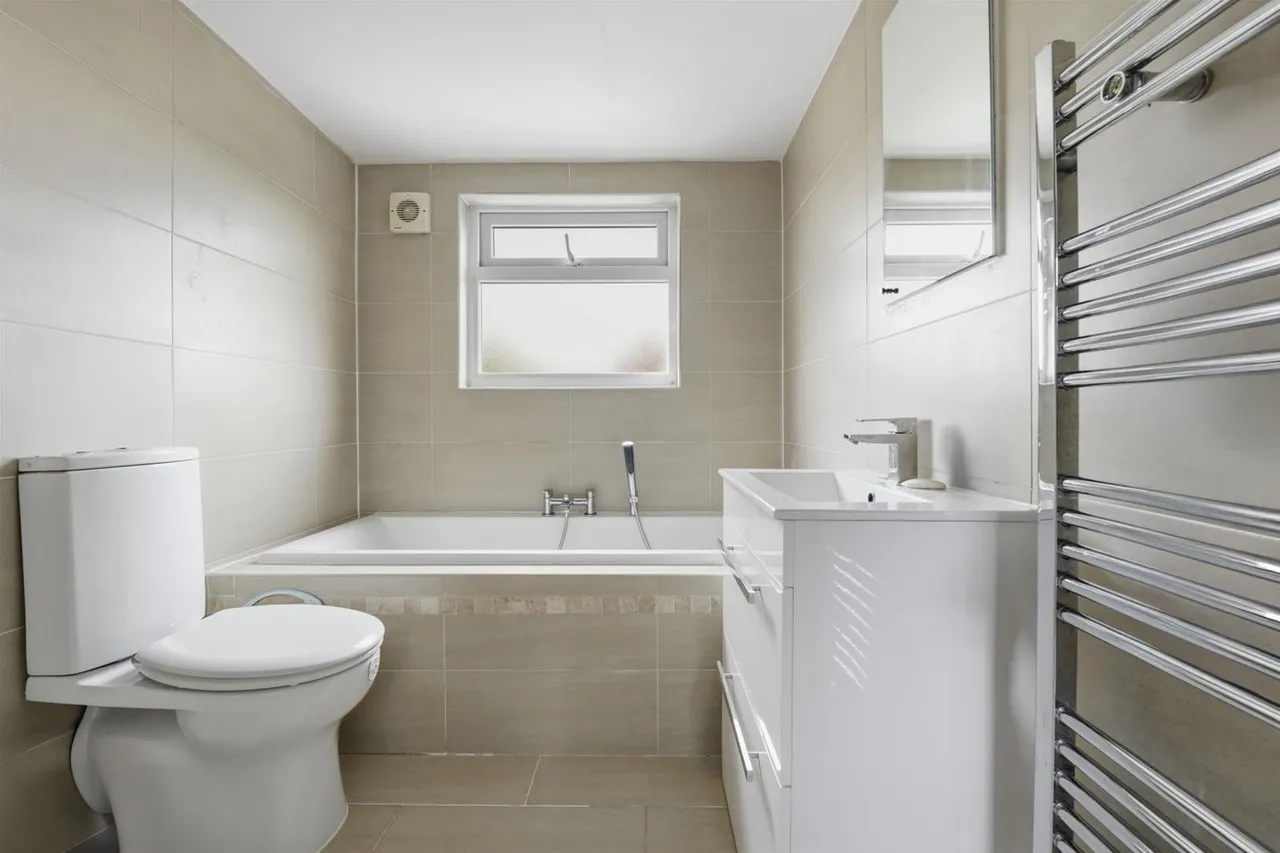 Cedarway, Bollington, photo 19