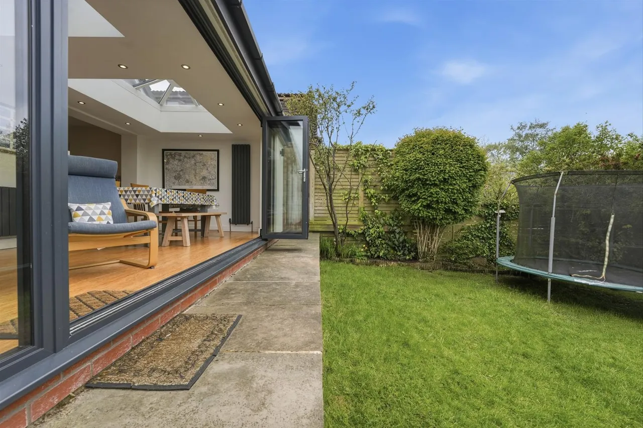 Cedarway, Bollington, photo 11