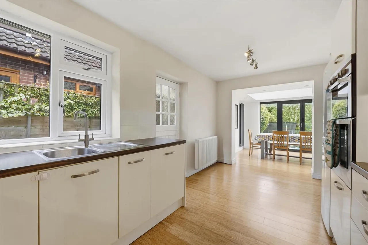 Cedarway, Bollington, photo 9