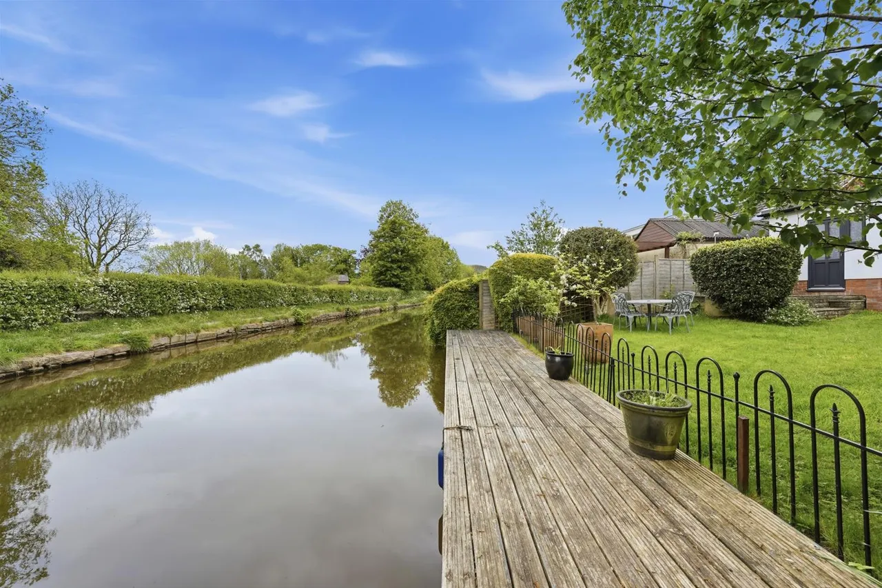 Cedarway, Bollington, photo 23