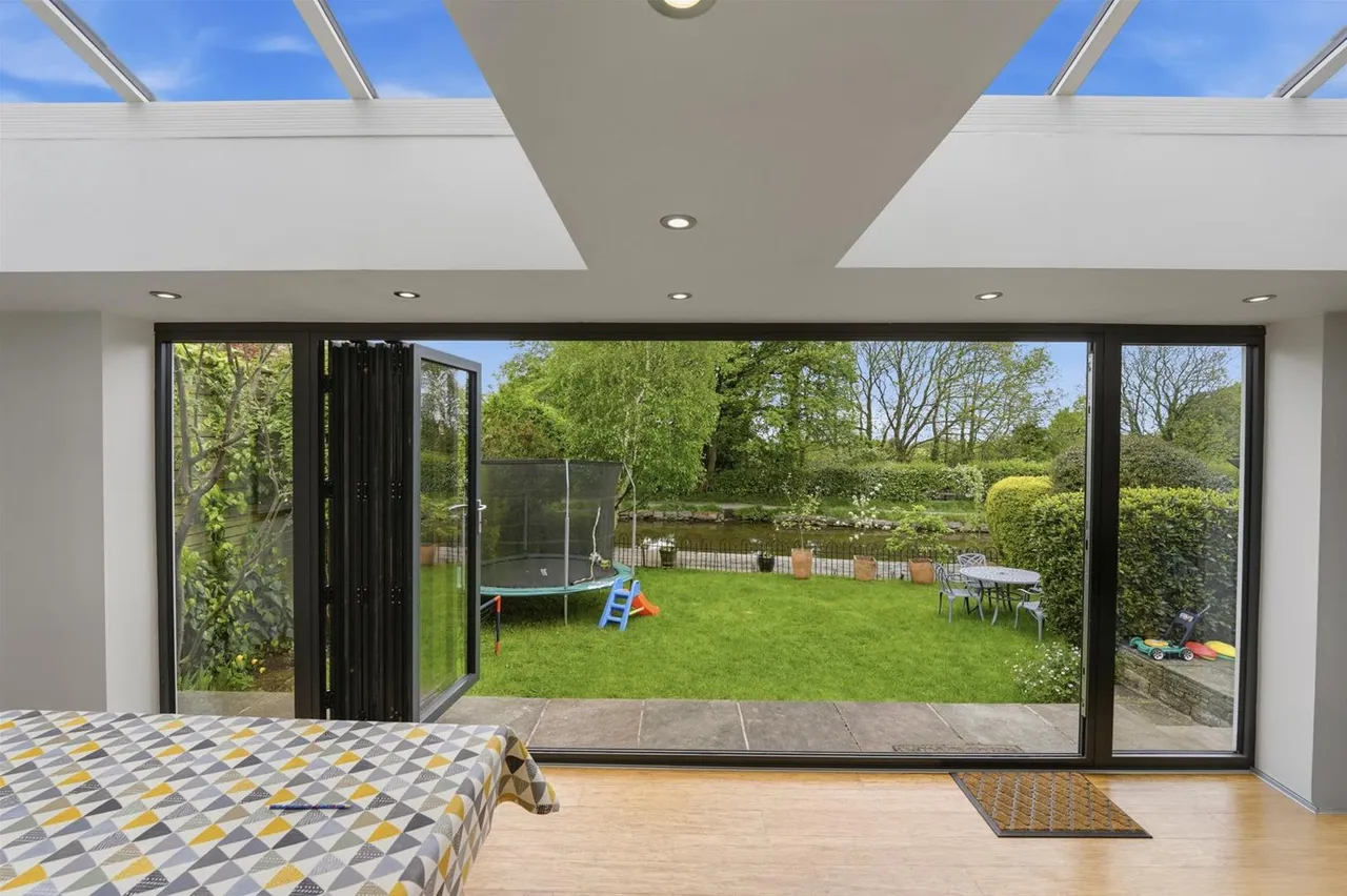 Cedarway, Bollington, photo 5